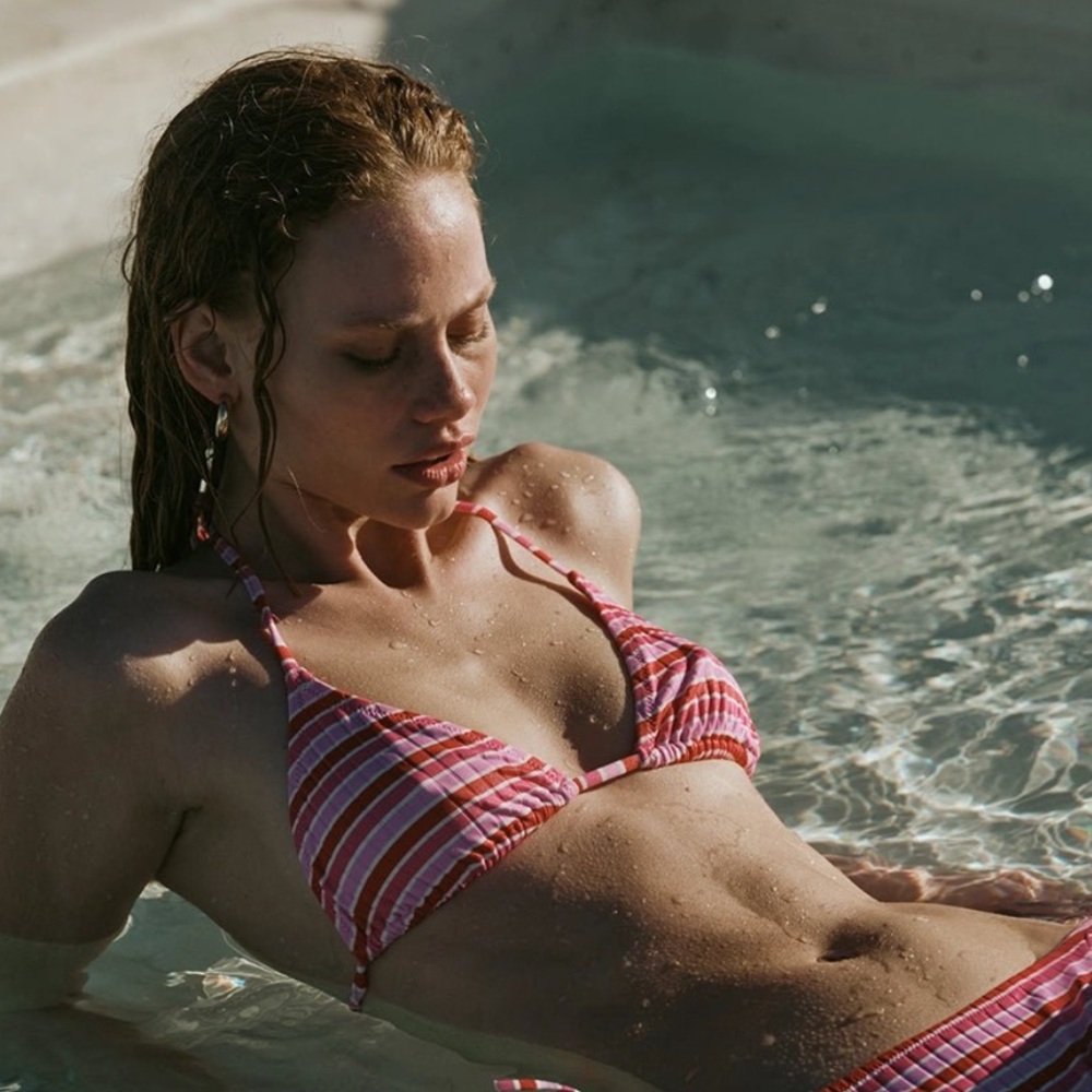 Solid & Striped Iris ribbed bikini top in pink stripe. Size small NWT.